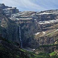 The Cirque de Gavarnie and the Gavarnie Falls / Grande Cascade de Gavarnie, highest waterfall of France in the Pyrenees
<BR><BR>More images at www.arterra.be</P>